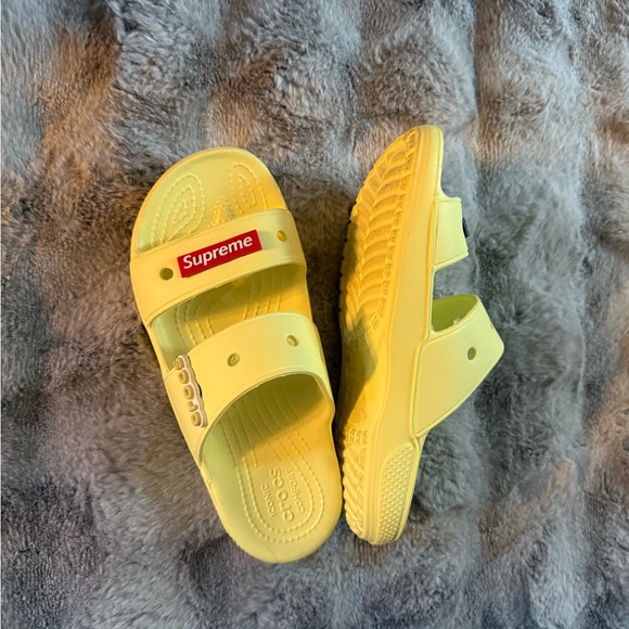 CROCS Bright Yellow Slide Sandals - Picture 2 of 2